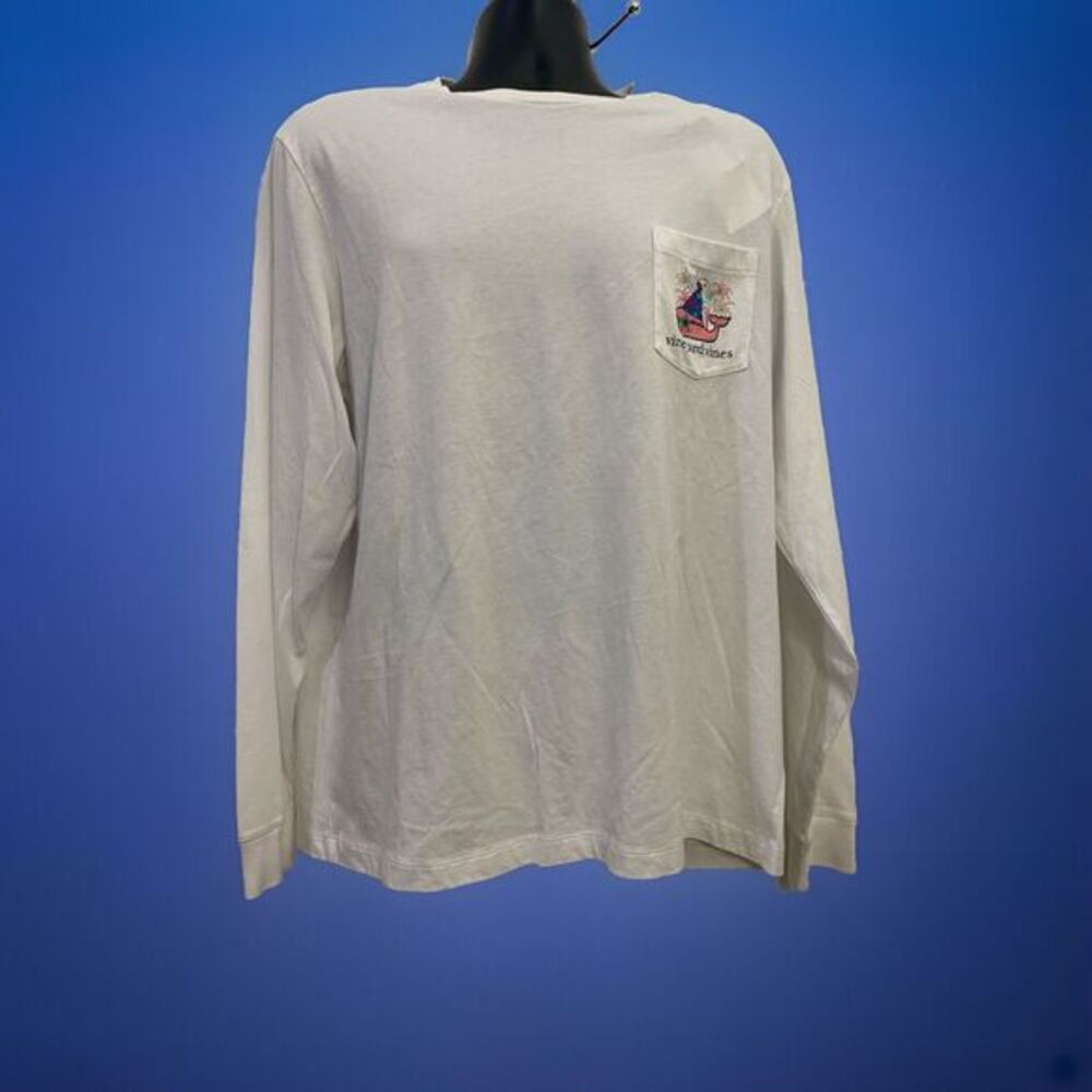 Vineyard Vines NWT  White Whale Long Sleeve Pocket 2017 New‎ Year T-shirt Size M